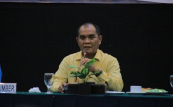 Tutup Acara Sosialisasi, Ferdy Ajak Peserta Proaktif Dalam Pengawasan Partisipatif