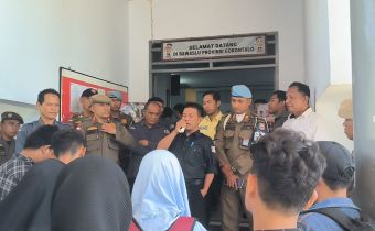 Terima Demo Aliansi Mahasiswa Peduli Keadilan, Fadjri Ajak Massa Aksi Awasi Setiap Tugas Penyelenggara Pemilu