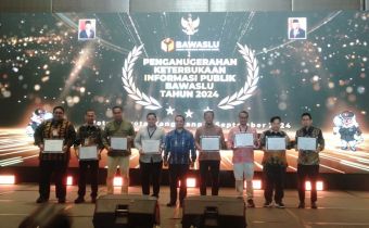 Bawaslu Provinsi Gorontalo Raih Penghargaan Keterbukaan Informasi Publik 2024