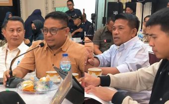 Bawaslu Provinsi Gorontalo Soroti Selisih Tabrak Data Pemilih dalam Rapat Pleno KPU