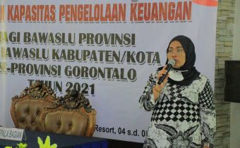 Admira Wantogia Paparkan Materi Evaluasi dan Monitoring Program Kegiatan Triwulan III dan IV