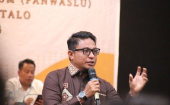Beri Pembekalan, Idris Minta Panwascam Profesional dan Konsisten