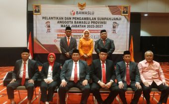 Ketua Bawaslu Lantik Anggota Bawaslu Provinsi Gorontalo Periode 2022 - 2027