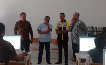 Bawaslu Provinsi Tinjau Hari Kedua Pelaksanaan Tes CAT Rekrutmen Pengawas Kecamatan