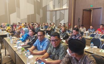 John Presentasikan Hasil Pengisian SAQ