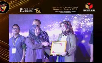 Bawaslu Provinsi Gorontalo Raih Penghargaan Nasional Kehumasan