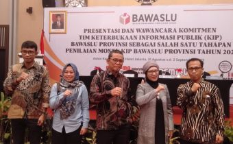 PERKUAT LAYANAN INFORMASI PUBLIK, JOHN PRESENTASIKAN KINERJA PPID KE BAWASLU RI
