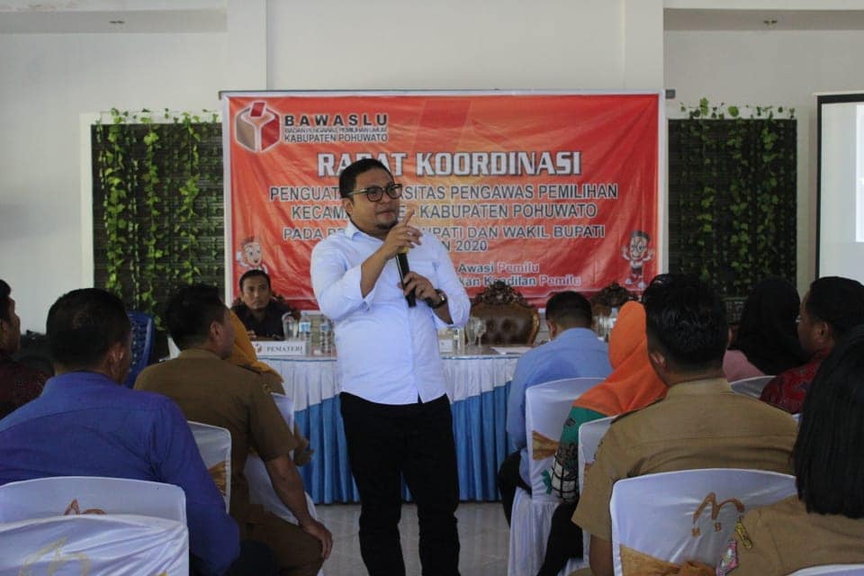 DEMI MENJAGA MARWAH DEMOKRASI LOKAL, PENGUATAN DAN ARAHAN PENGAWASAN MAKSIMUM DI PAPARKAN PARA PIMPINAN BAWASLU DI DEPAN PANWASCAM POHUWATO.