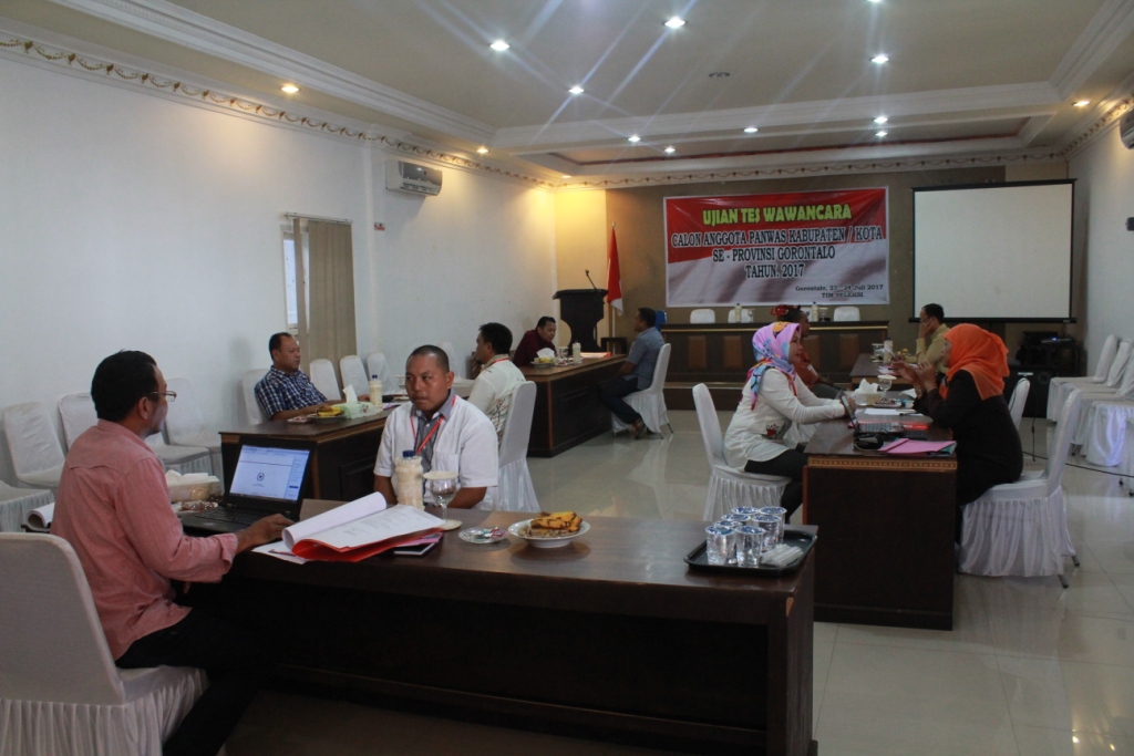 Timsel Gelar Proses Ujian Wawancara Calon Anggota Panwas Kabupaten Kota Se-Provinsi Gorontalo