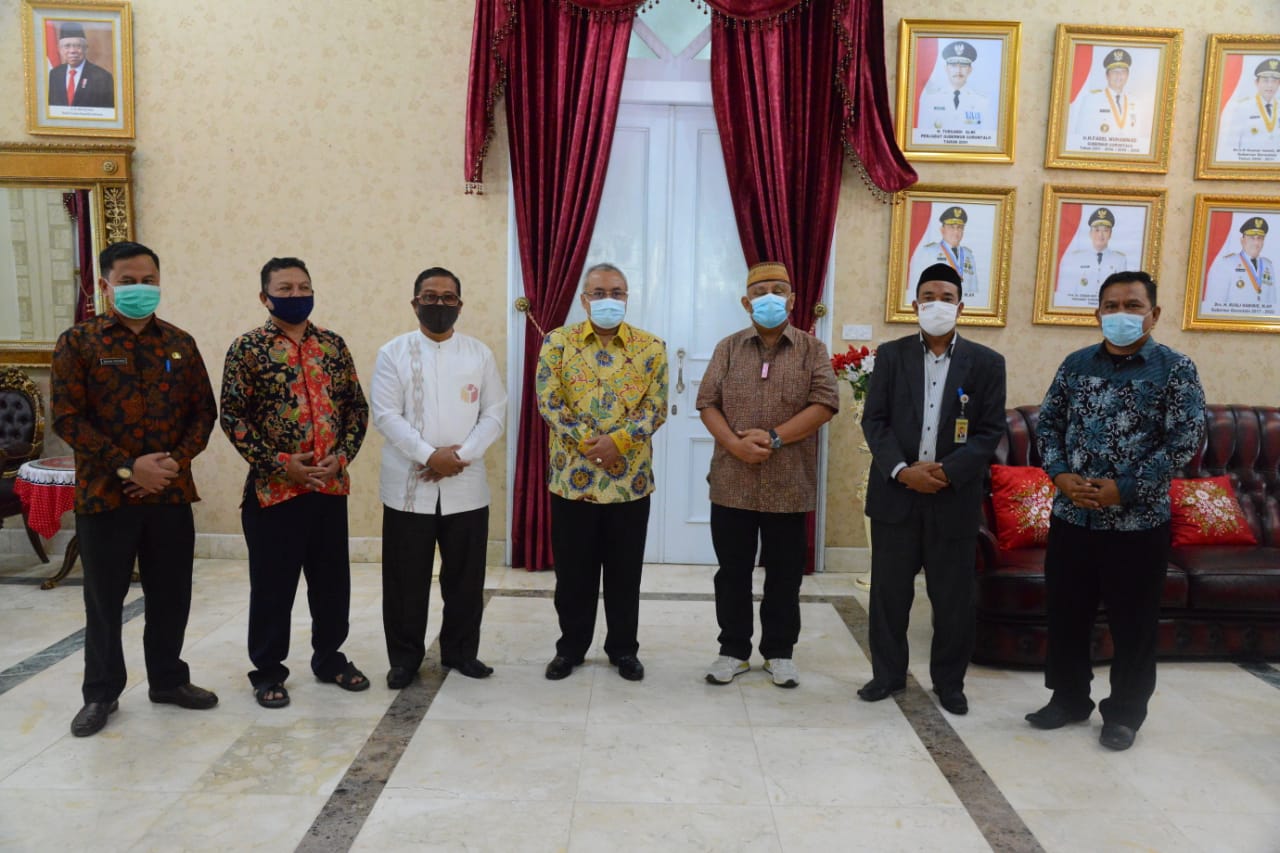 Silaturahmi bersama Gubernur Gorontalo, Sekjend Bawaslu usul buat Pelataran Demokrasi.