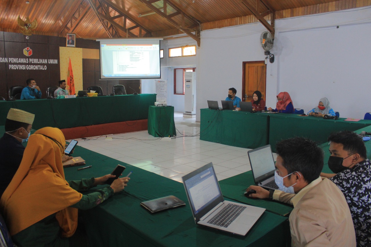 Ketua Bawaslu Provinsi Gorontalo : Pimpin Langsung Rapat Evaluasi Penyusunan Renstra dan Perkin Bawaslu Kabupaten/Kota