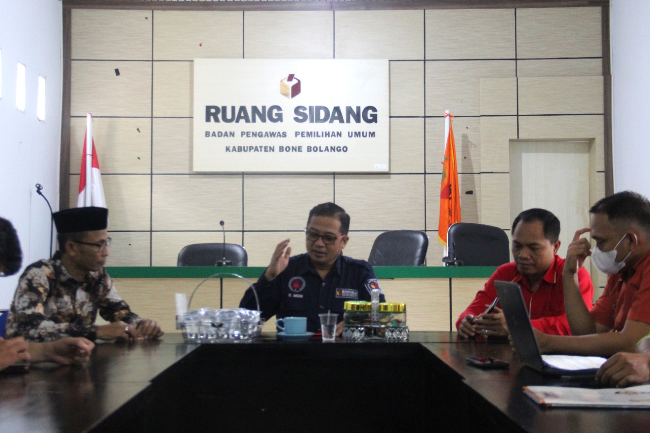 Kunjungi Bawaslu Bone Bolango Rahmad: "Menjaga Kolektif Kolegialitas dan Kesolidan Jajaran Bawaslu adalah Elemen Utama Dalam Suksesnya Agenda Kelembagaan"