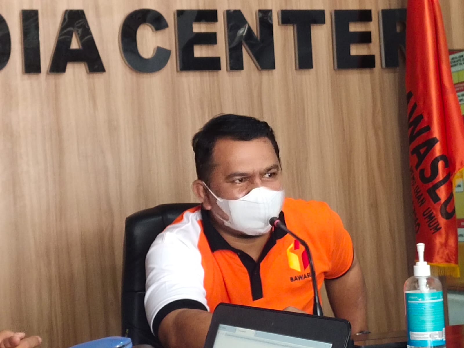 Ahmad beri arahan di Kantor Bawaslu Kabupaten Boalemo