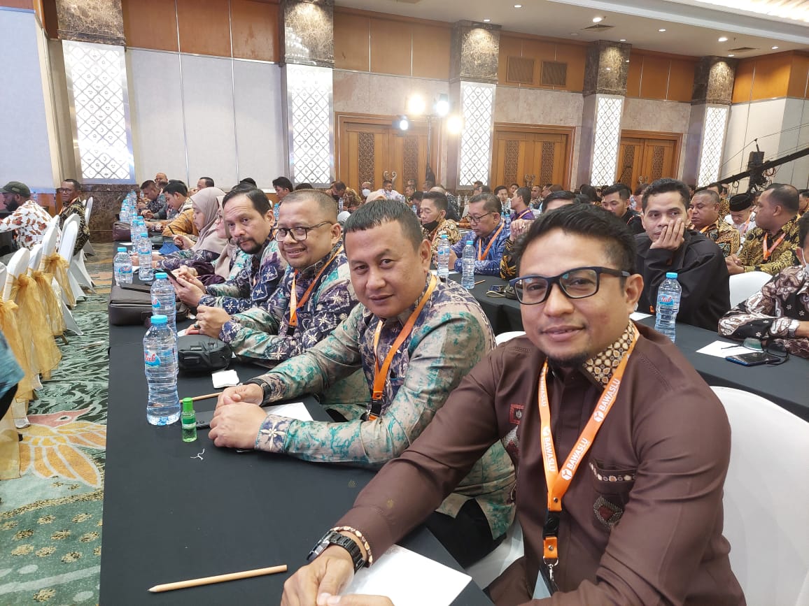 Ketua & Kasek Bawaslu Hadiri Rakornas