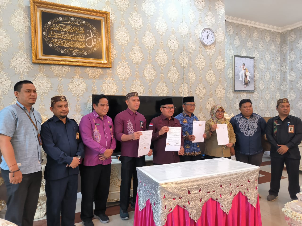 Amin Hadiri Penandatanganan Berita Acara Serah Terima Pinjam Pakai Gedung