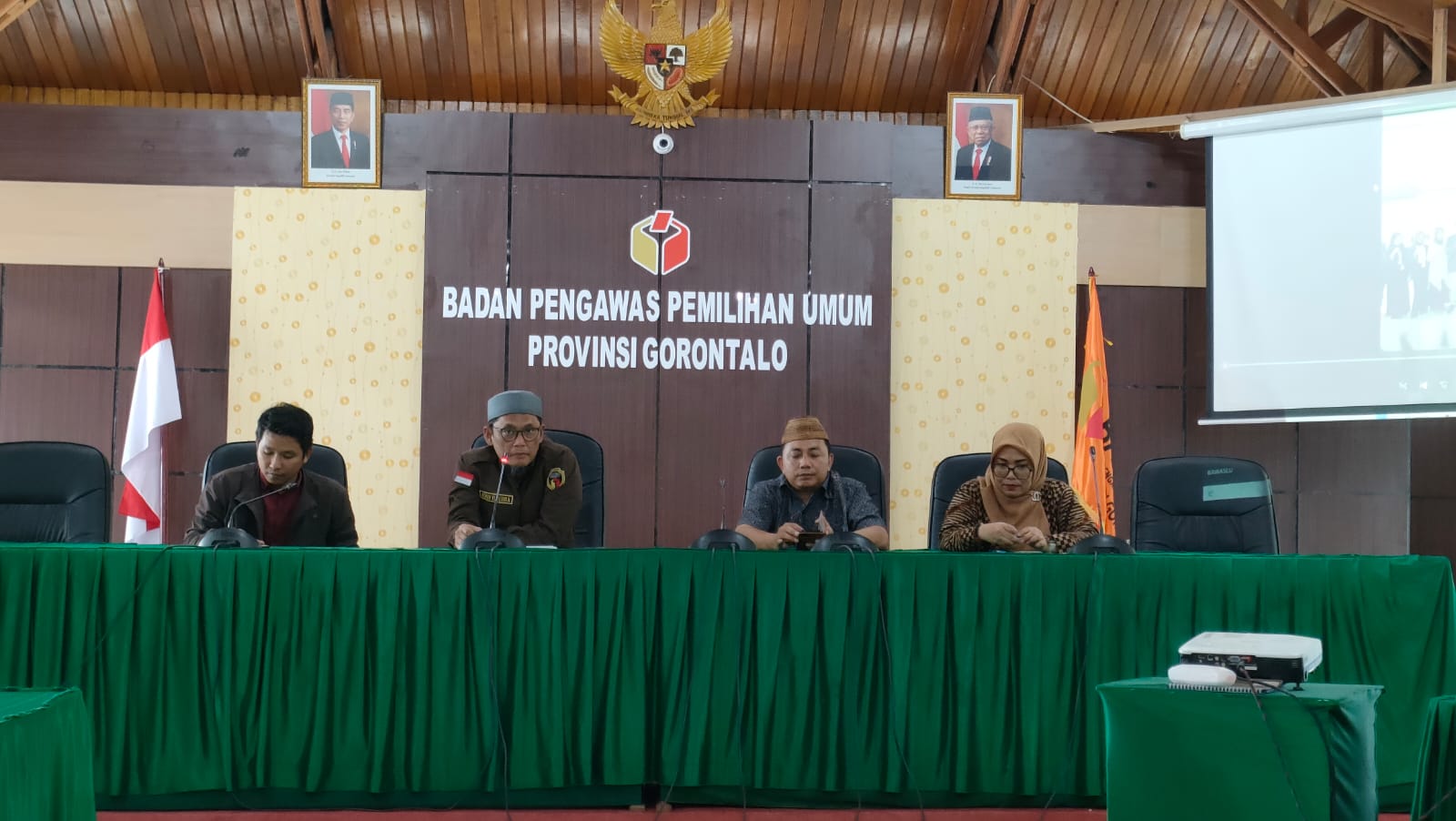 Bawaslu Provinsi Gorontalo Lepas Mahasiswa Magang Universitas Ichsan Gorontalo