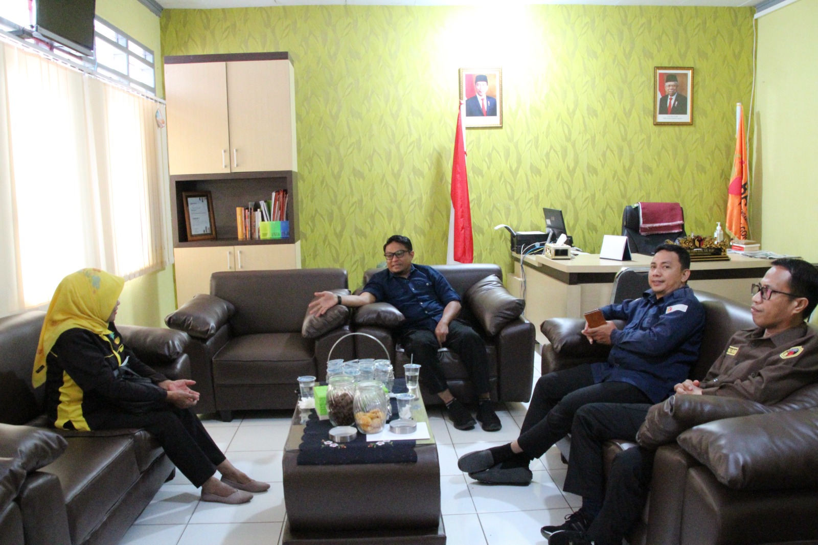 Idris Menerima Audiens Dari Ketua PPUAD Provinsi Gorontalo