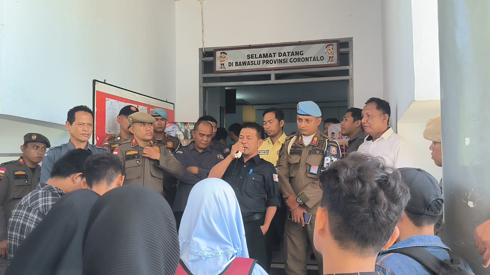 Terima Demo Aliansi Mahasiswa Peduli Keadilan, Fadjri Ajak Massa Aksi Awasi Setiap Tugas Penyelenggara Pemilu