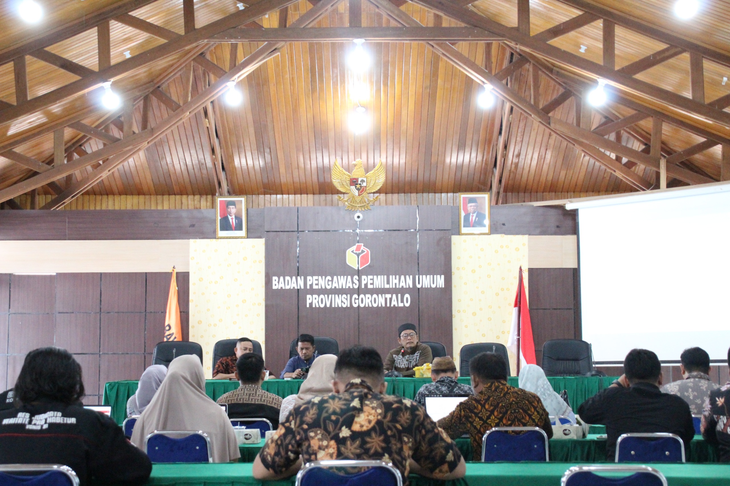 Bawaslu Provinsi Gorontalo gelar Rapat Koordinasi Pembahasan Teknis Pengisian Alat Kerja Pengawasan