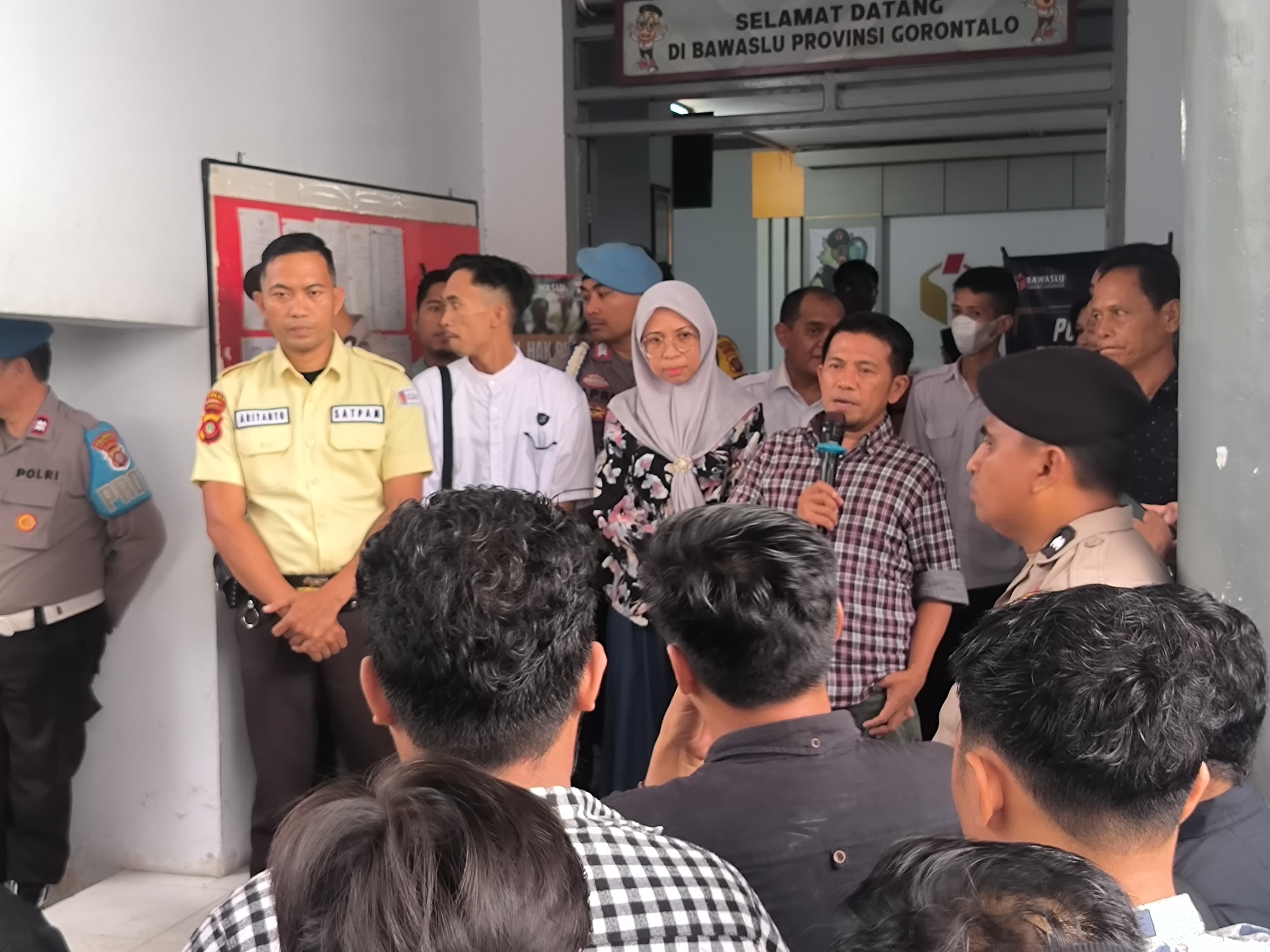 Menerima Aspirasi Dari Aliansi Masyrakat, Fadjri Memastikan Laporan Ke Bawaslu Kabupaten Gorontalo Sesuai Ketentuan Undang-Undang