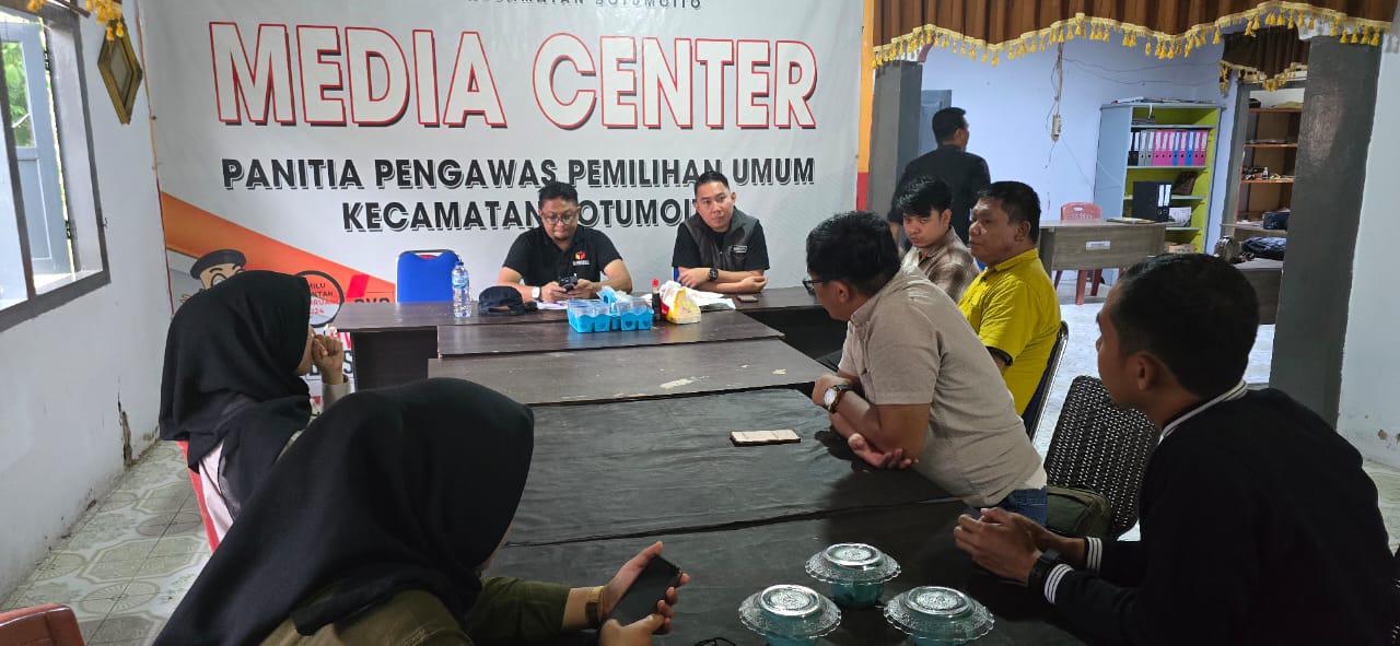 Ketua Bawaslu Provinsi Gorontalo Terima Tim Biro Pengawasan Bawaslu RI, Bahas Persiapan PSU di Dapil Gorontalo 6