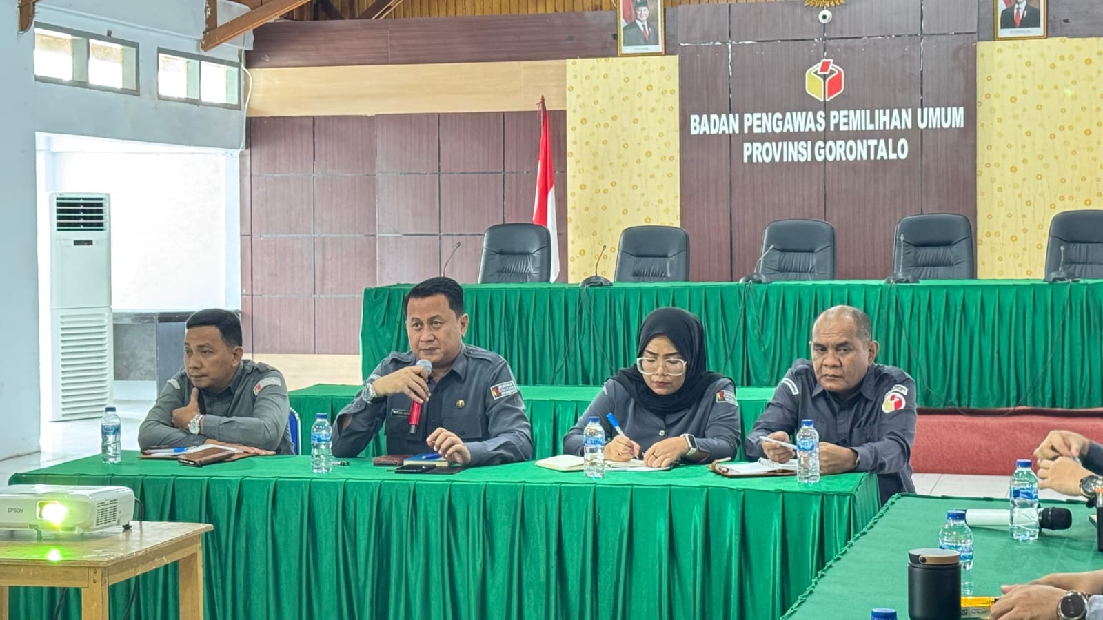 Nikson Entengo Pimpin Rapat Pembinaan, Fokus Perkuat Pengelolaan Keuangan dan BMN