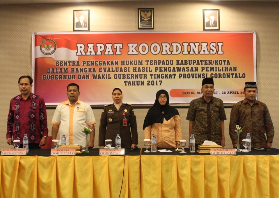 Bawaslu Gorontalo Gelar Evaluasi Sentra Gakkumdu Terkait Hasil Pengawasan Pilgub Tingkat Provinsi Gorontalo Tahun 2017
