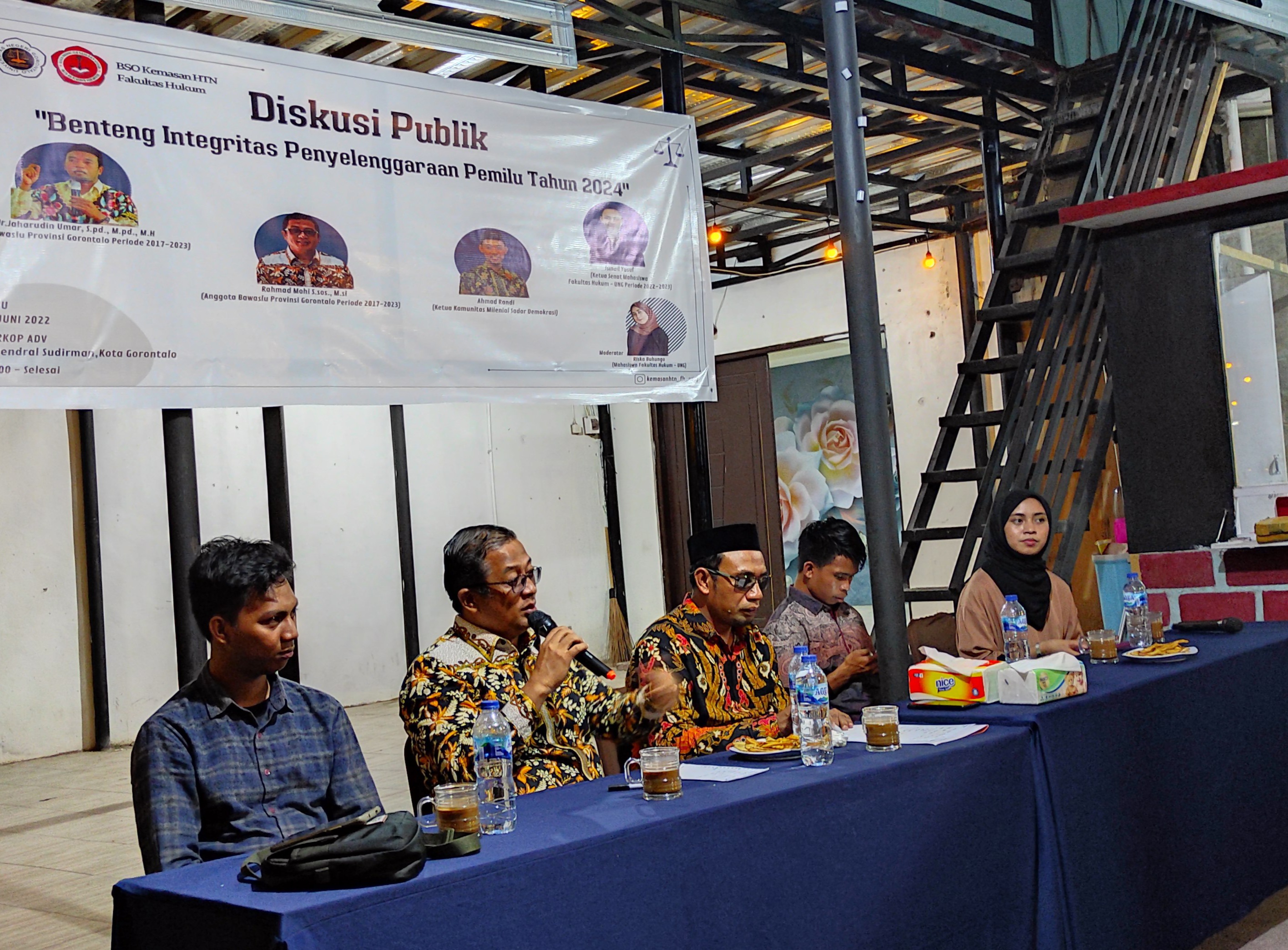 Diskusi Publik Mahasiswa Di Hadiri Langsung Ketua Dan Anggota Bawaslu Gorontalo