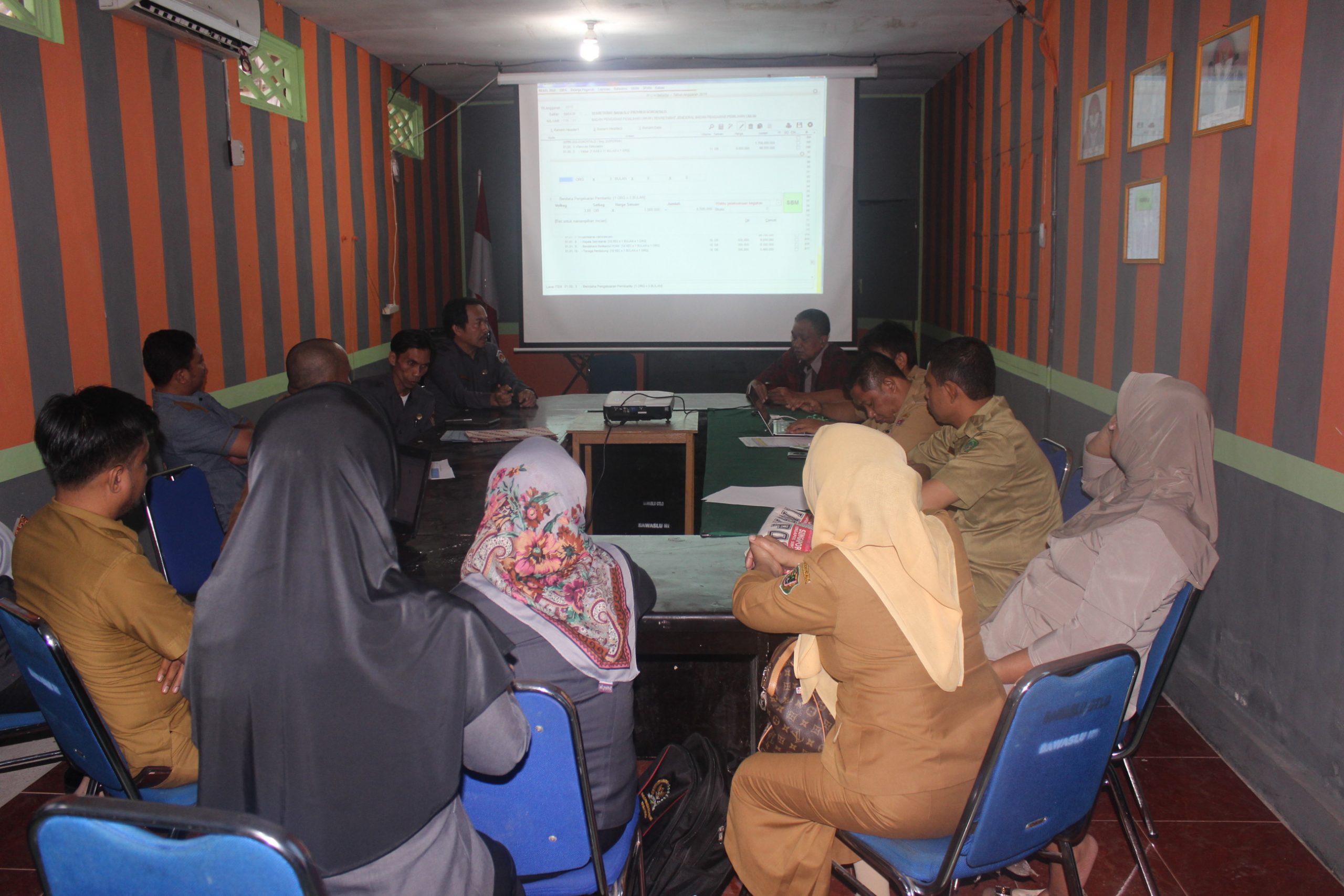 Pimpinan Bawaslu Pimpin Rapat terkait Pengalihan Anggaran