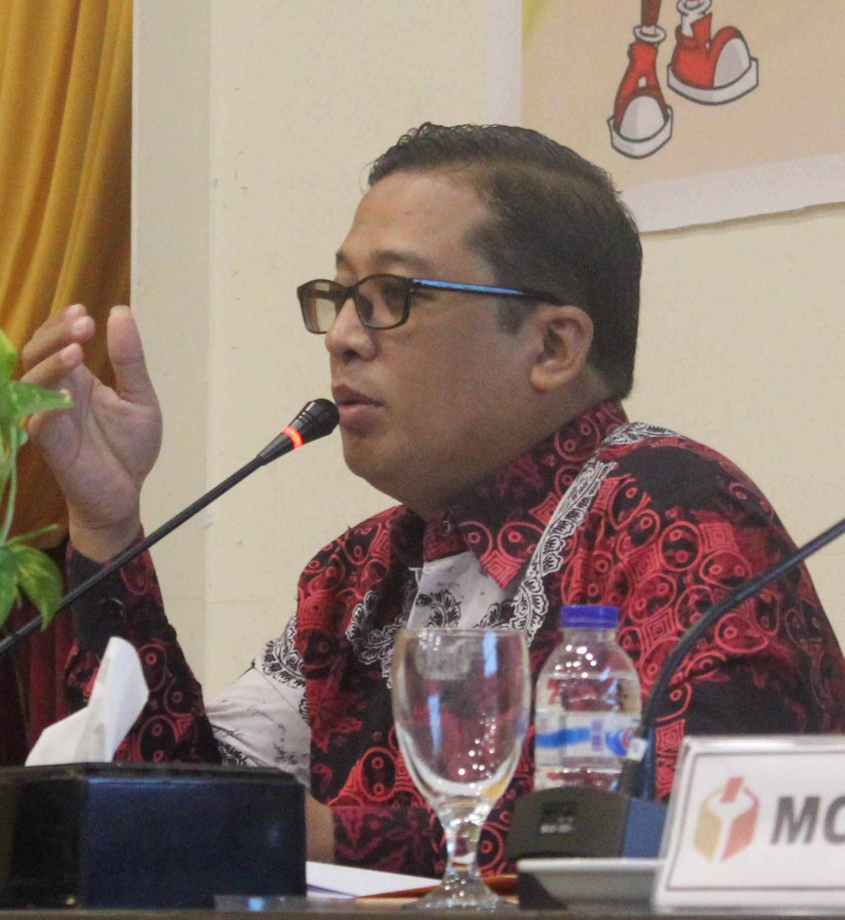 Bawaslu Mengawasi Tujuh Bapaslon Perseorangan Saat Mendaftar di KPU Kabupaten