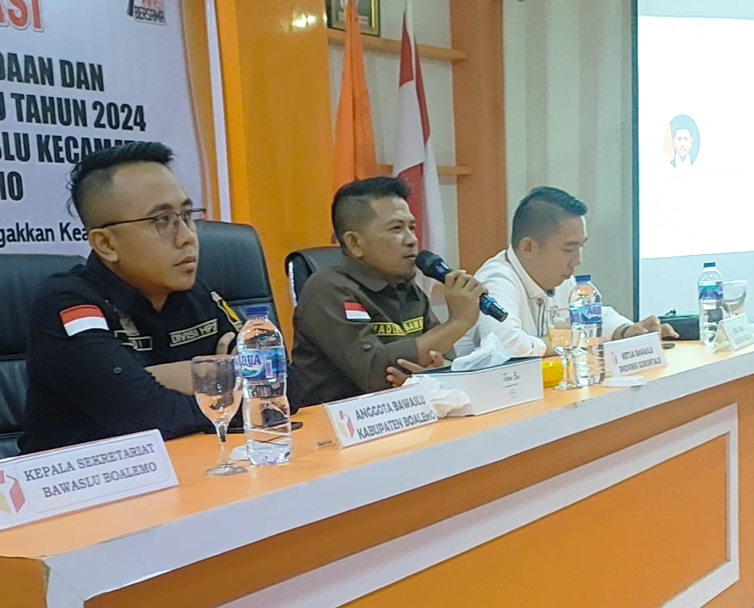 Buka Rapat Koordinasi, Fadjrin Tegaskan Identitas Panwascam Untuk Keterpenuhan Pengawasan Kampanye