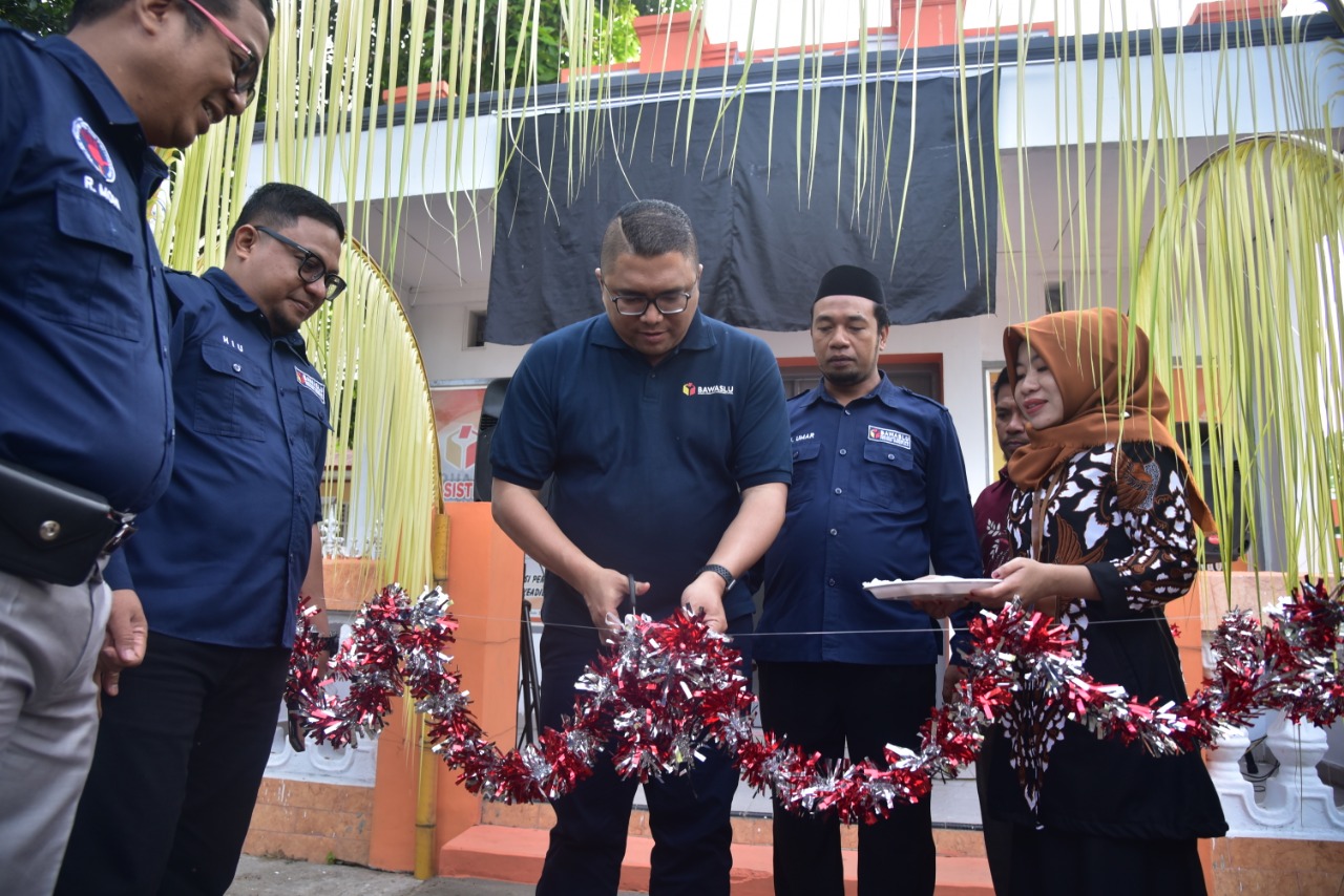 Pimpinan Bawaslu RI , Fritz Edwar Siregar kunjungi Gorontalo, Kordiv Idris; â€œ Panwascam akan mendapat penguatan dan tips penting menjadi pengawas pemilu yang profesionalâ€