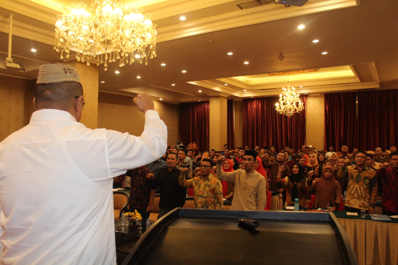 Beri penguatan pada 57 Panwascam, Kordiv Hukum Bawaslu RI, Fritz Edwar Siregar ; â€œ Terima kasih telah bersedia bergabung dengan keluarga besar Bawaslu â€œ