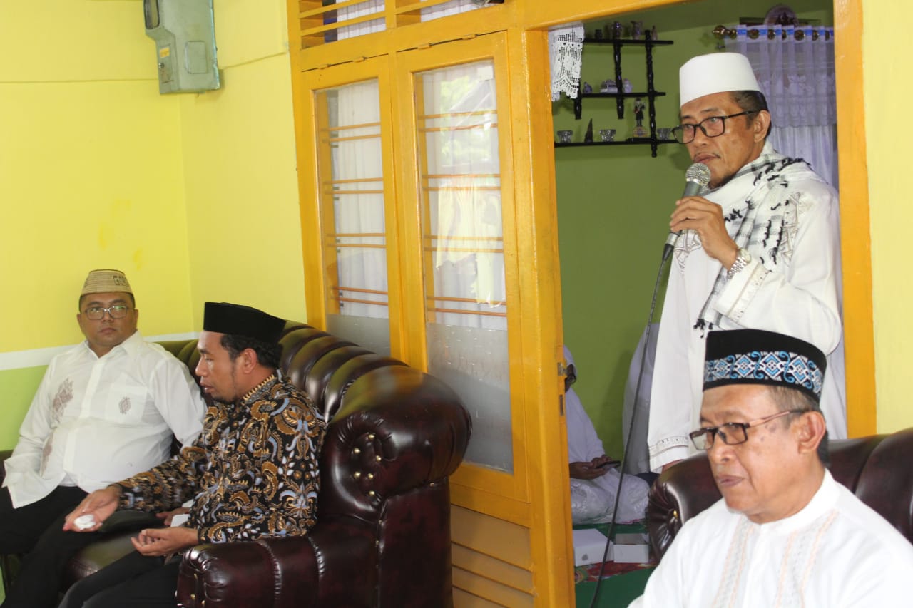 Pimpinan Bawaslu RI , Fritz Edwar Siregar hadiri takziah hari ke -5 Almarhum Sarton Usuli, Koridv Idris ; â€œBeliau sudah seperti seorang Abang yang sangat peduli pada kamiâ€