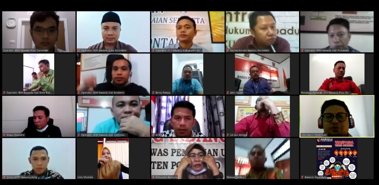 Kordiv Hukum, Humas dan Datin Bawaslu Provinsi Gorontalo Pimpin Bimtek JDIH lewat Media Daring.