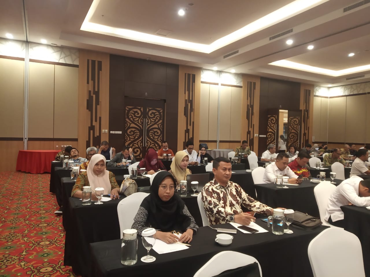 Nikson Ikuti Rapat Pembahasan Tata Kelola Keuangan Secara Virtual