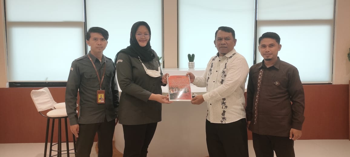 Ahmad Serahkan Laporan Pertanggungjawaban Tugas