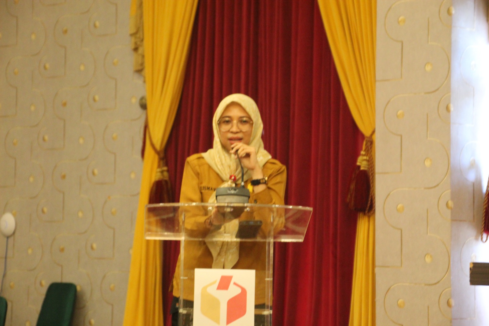 Buka Bimtek, Lismawy Berharap Panwascam Berikan Edukasi Pemilu Pada Masyarakat