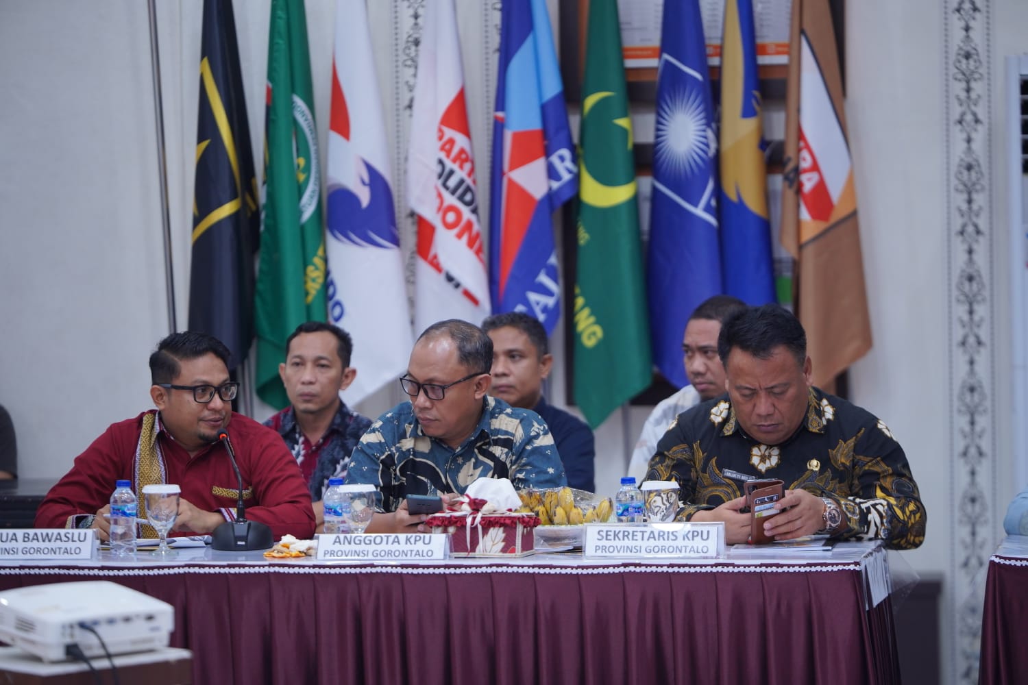 Idris Usuli Hadiri Rapat FORKOPIMDA diperluas Bahas Evaluasi Dukungan Anggaran Pilkada Serentak Tahun 2024 di Provinsi Gorontalo