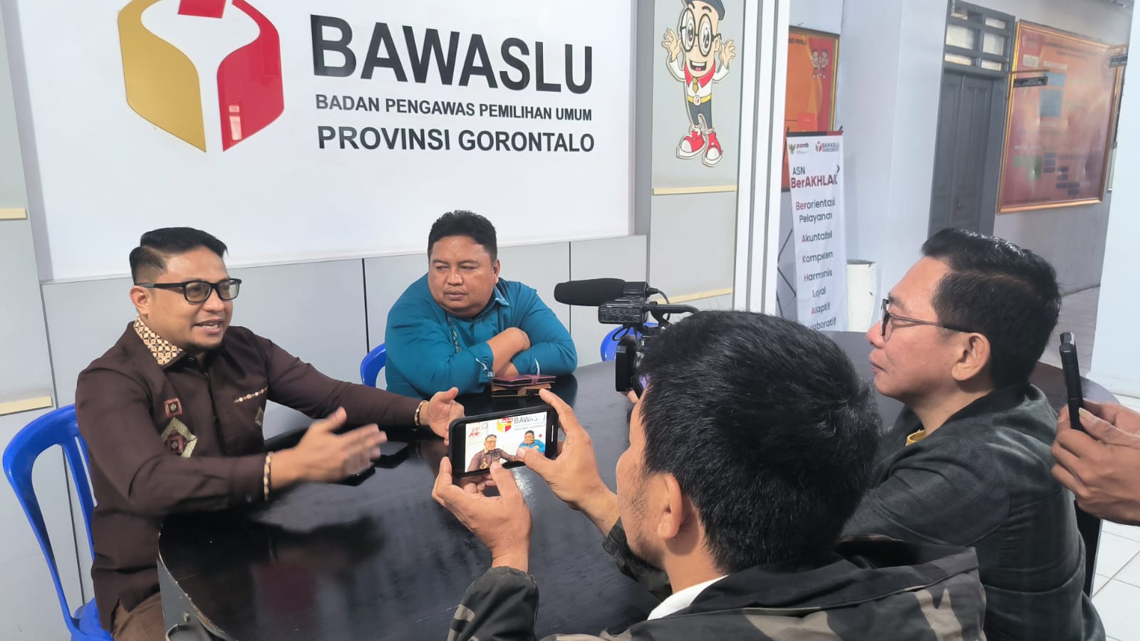 Didatangi Kompas TV dan Medgo.ID terkait Baliho Peserta Pemilu, Idris : Kami Sudah Tracking Semua Titiknya