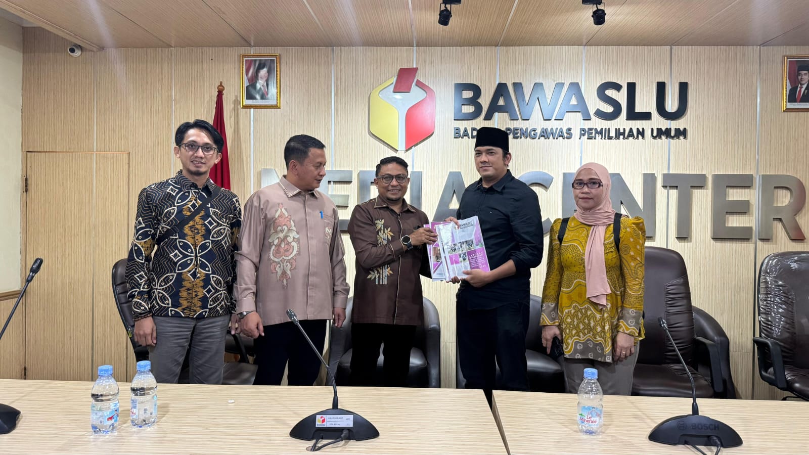 Bawaslu Provinsi Gorontalo Sampaikan Laporan Divisi SDMO dan DIKLAT Tahun 2024 ke Bawaslu RI