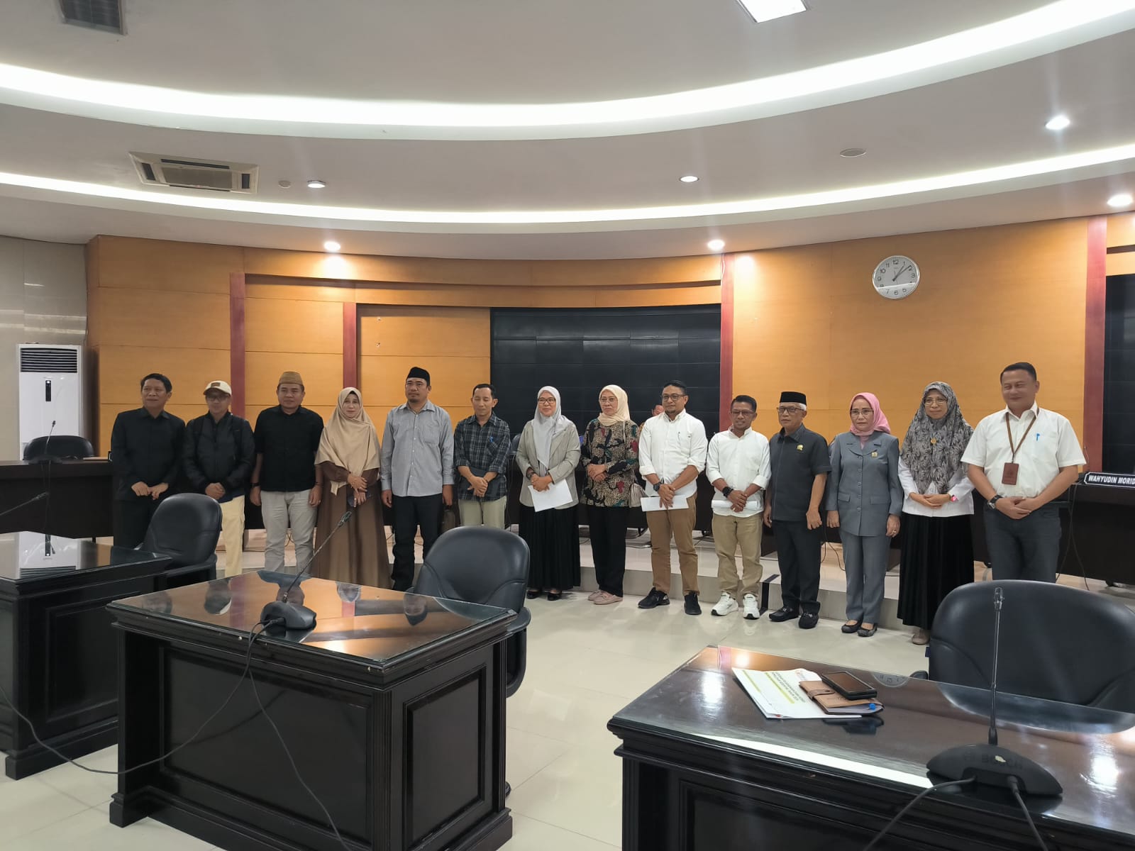 Persiapkan PSU Kabupaten Gorut, Ketua dan Anggota Bawaslu Provinsi Gorontalo Hadiri Rapat bersama DPRD Provinsi