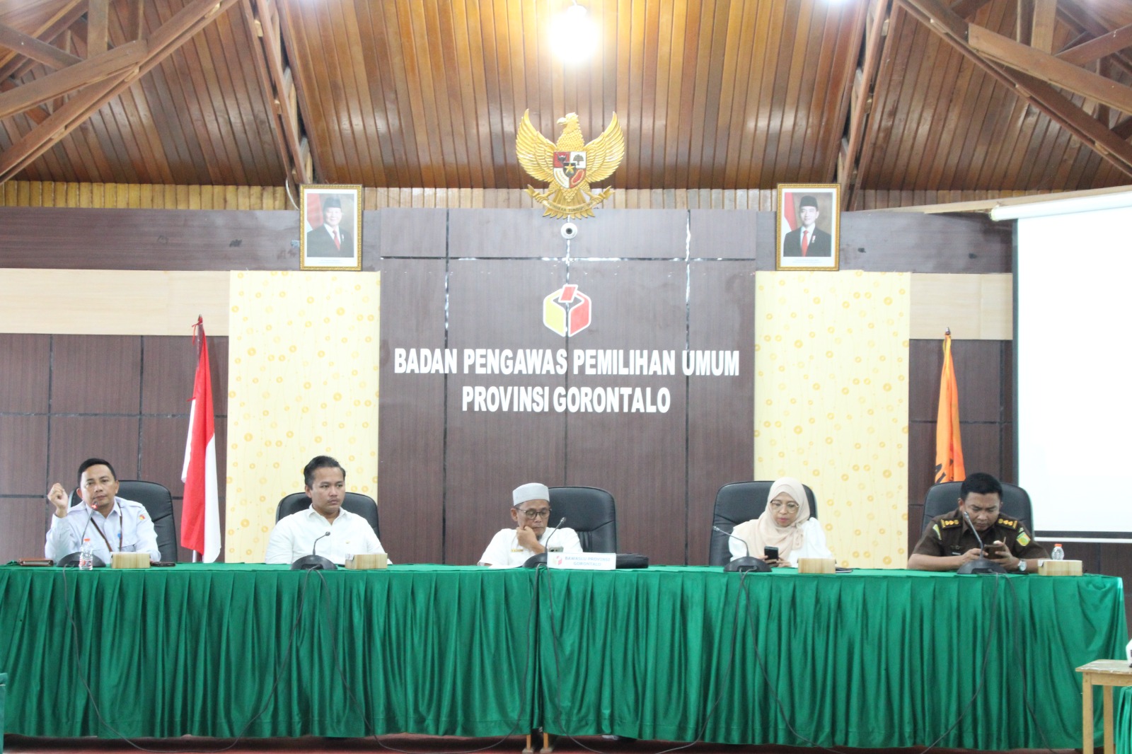 Evaluasi Penanganan Pelanggaran Pidana PSU Pilkada Gorontalo Utara 2024, Bawaslu Provinsi Gorontalo Gelar Rapat bersama Sentra Gakkumdu