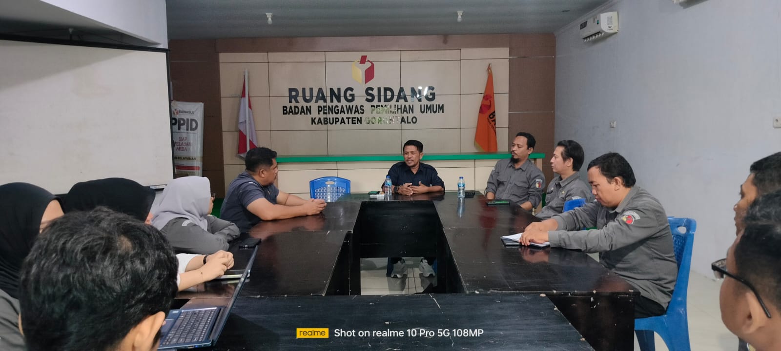 Moh Fadjri Arsyad Tekankan Koordinasi dan Semarakkan HUT RI ke-80 di Bawaslu Kabupaten Gorontalo