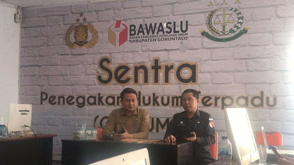 DEMI KONDUSIFITAS UJIAN SOCRATIEV PPNPNS DILINGKUNGAN BAWASLU KABUPATEN/KOTA PROVINSI GORONTALO, KASEK NIKSON TURUNKAN TIM MONITORING.