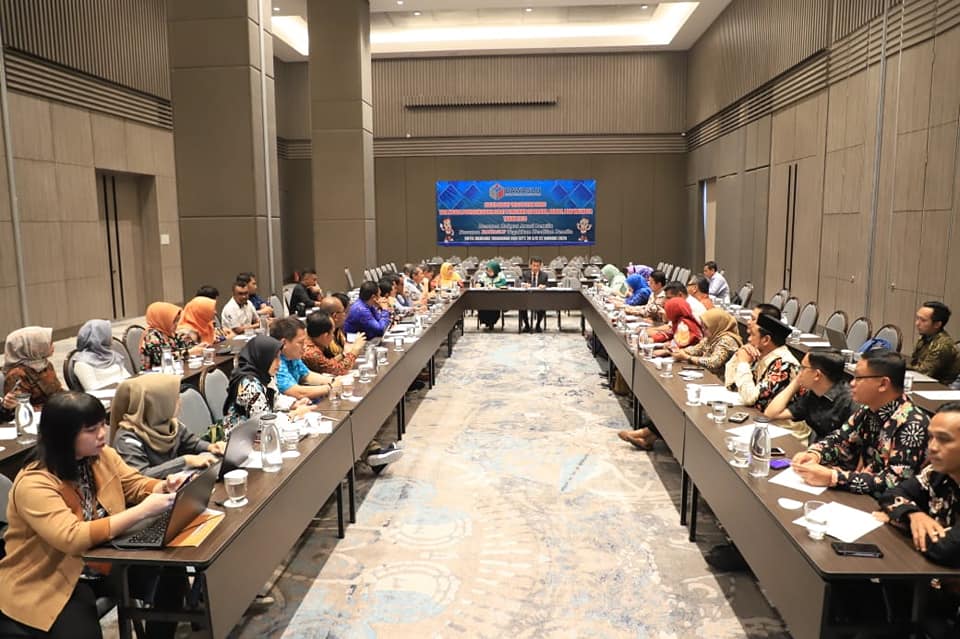 KETUA BAWASLU PROVINSI GORONTALO JAHARUDIN UMAR HADIRI FGD TATA KELOLA DEBAT PILKADA 2020.