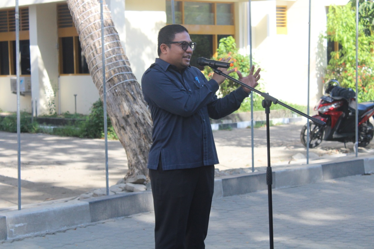 IDRIS USULI MENYAMPAIKAN TIGA HAL PENTING SAAT MENJADI PEMBINA APEL PAGI