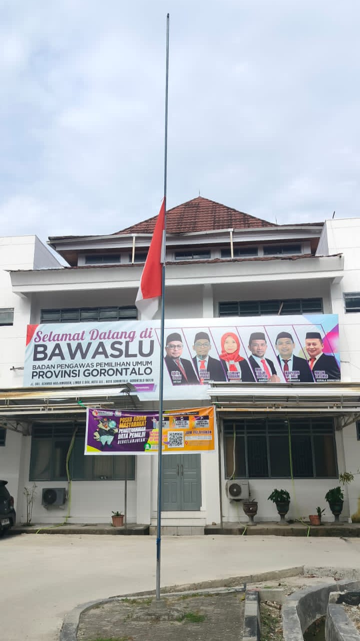 Bendera setengah tiang