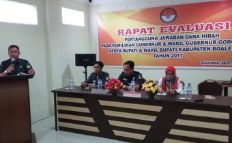 Bawaslu Provinsi Gorontalo Gelar Rapat Evaluasi Pengelolaan Pertanggungjawaban Dana Hibah Kepada Panwas Kabupaten Kota
