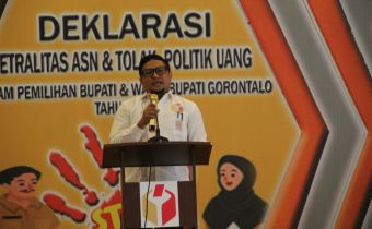 Idris Usuli berikan Materi pada Deklarasi Netralitas ASN dan Tolak Politik Uang.